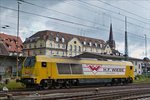 . Voith Maxima CC 40  92 80 1264 011-8, der Gleisbaufirma H.F.WIEBE, stand am 19.06.2016 im Gleisvorfeld von Radolfzell abgestellt. Die Lok wurde 2010 unter der Nr L06-40011 gebaut. Bauart: C'C'-dh.  