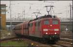 DB Schenker 151 160-9 und 151 119 mit ihrem Erzzug am 15.04.2012 in Berlin Sch�nefeld-Flughafen