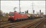 DB Schenker 152 106-1 mit Schlemmkreide am 10.11.2012 in Berlin Sch�nefeld-Flughafen