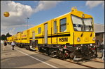 InnoTrans 2016 in Berlin: Hochgeschwindigkeitsschienenfr�se HSM der Firma Schweerbau GmbH & Co.KG f�r die pr�ventive Bearbeitung von Schienen, Beseitigung von Riffeln und Schlupfwellen. Die Fr�se kann auch in Tunneln, auf Br�cken und in Gleisen mit Stromschiene eingesetzt werden, da die Spanabsaugung direkt an der Fr�se erfolgt. Um den Ger�uschpegel so niedrig wie m�glich zu halten, wird der Einsatz mit der Schleifmaschine vom Typ GWM empfohlen.