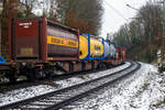 4-achsiger Drehgestell-Containertragwagen für Großcontainer und Jumbo-Wechselbehälter, 31 80 4556 337-2 D-DB, der Gattung Sgns 691, der DB Cargo AG, hier beladen mit zwei