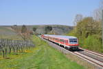 Geschoben von 147 001 ist diese Regionalbahn am 19.04.2019 auf dem Weg von Heilbronn Hbf nach Stuttgart Hbf und ist hier zwischen Nordheim(Württ) und Lauffen(Neckar) unterwegs.
