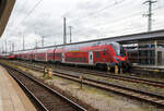 Eine Škoda Wendezug-Garnitur (Škoda Push-Pull) des München-Nürnberg-Express (mit 190 km/h zugelassen der schnellste RE in Deutschland) der DB Regio Bayern steht am 22.11.2022 im