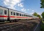 
Klimatisierter 2. Klasse InterCity-Abteilwagen (Druckertüchtigung aufgehoben) D-DB 61 80 21-94 102-5 Bvmsz 186.2 am 30.04.2019 im Zugverband des IC 2004  Schwarzwald  (Konstanz - Koblenz - Köln - Emden Hbf), bei der Durchfahrt in Bonn-Gronau (nähe dem Bf Bonn UN Campus).

Die Bvmsz 186.x  Wagen sind meist das „Herzstück“ jedes aus DB-Wagen gebildeten Fernverkehrszuges, welcher das Dienstabteil und den FIS-Rechner zur Ansteuerung von Zuglaufschildern und Reservierungsanzeigen beherbergt.

Inzwischen haben aus Kostendründen alle aus den druckertüchtigten Wagen der Bauart Bvmsz 186.x ihre Druckertüchtigung verloren, indem die SIG-Portale gegen herkömmliche Gummiwulste getauscht und aufblasbaren Türdichtungen und die Klappensteuerung der Klimmanlage stillgelegt wurden. Dabei änderte sich bei der Wagennummer der Code des Austauschverfahrens von 73 auf 61, sodass die Wagen leicht an der Nummer zu erkennen sind.

TECHNISCHE DATEN: 
Spurweite: 1.435 mm 
Länge über Puffer:  26 400 mm
Wagenkastenlänge:  26.100 mm
Drehzapfenabstand:  19.000 mm
Achsstand:  21.500 mm
Achsstand im Drehgestell:  2.500 mm
Drehgestellbauart: Minden-Deutz 523
Leergewicht: 52 t
Höchstgeschwindigkeit:  200 km/h
Sitzplätze: 64 (2.Klasse)
Abteile: 3 Abteile  und 1 Großraum  jeweils 2. Klasse, sowie 2 Dienstabteile
Toiletten: 2 (geschlossenes System)