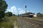 ES64 F4 283 zieht mit einem LKW-Walterzug durch Nürnberg Hohe Marter.