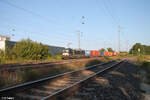 X4E 877 alias 193 877 durchfährt Nürnberg Hohe Marter mit einem Containerzug.