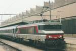bb-15000-nez-cass/797334/mit-ein-corail-nach-paris-est Mit ein CoRail nach Paris Est steht am 19 Mai 2004 SNCF 15031 abfahrtbereit in Luxembourg gare.