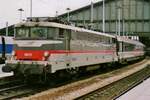 Am 20 Mai 2003 verlasst 16011 mit ein CoRail Paris Nord.