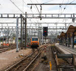 Die SNCF BB 26159  Sybic  (91 87 0026 159-x F-SNCF) erreicht am 14 Juni 2013, mit dem Eurocity EC 90 „Vauban“ (Chur – Zürich – Basel – Straßburg – Luxemburg – Brüssel), den Bahnhof Luxemburg Stadt. Den Zug wird dann gleich hier die NMBS/SNCB HLE 2005 mit 2 weiteren belgischen Reisezugwagen übernehmen.

Die Baureihe BB 26000 ist eine elektrische zwei System Mehrzwecklokomotive der Französischen Staatsbahnen (SNCF). Sie wurde zwischen 1988 und 1998 von Alstom, die zur damaligen Zeit noch als Alsthom firmierte, in Belfort gebaut. Die elektrische Ausrüstung wurde von Matériel de Traction Électrique (MTE) zugeliefert.

Die BB 26000 ist auch unter dem Kunstnamen Sybic gut bekannt, dieses wurde aus synchrone für die Synchronmotoren und bicourant für die Zweisystemfähigkeit gebildet.