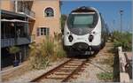 Auch auf der U Caminu di Ferru Di A Corsica werden, wie im wenig geliebten Mutterland, die Z�ge als Regionalzug oder Grand Lignes eingeteilt, ein solcher Train Grand Lignes ist bei Lisula Rossa / L'Ile Rousse auf dem Weg von Bastia nach Calvi und wir ...