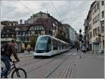 Strasenbahn Strasburg/209406/-pleiten-pech-und-pannen-- . Pleiten, Pech und Pannen - Auch Radfahrer knnen die Citadis Tram auf dem Pont National in Strasbourg zufahren. 28.10.2011 (Jeanny)