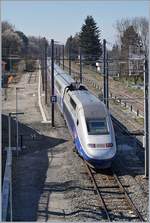 Der TGV 6508 (Rame 287) verlässt Evain les Bains in Richtung Paris; rechts im Bild die neuen Abstellgeleise für den künftigen Léman Express.