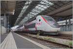 Der  Olympia  - TGV Rame 4718 steht in Lausanne zum Einsteigen bereit.