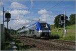 Der SNCF Z 82764 auf der Fahrt nach Genève erreicht Russin.