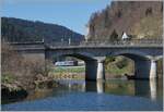 x2800/792014/der-ex-sncf-x-abd-2816 Der (ex) SNCF X ABD 2816 gehört der 'Assosiation l'autrail X2800 du Haut Doubs' und ist im Rahmen einer Ostersonderfahrt beim den kleinen Weiler Pont de la Roche auf der Rückfahrt.

16. April 2022
