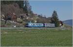 Der (ex) SNCF X ABD 2816 gehört der  Assosiation l'autrail X2800 du Haut Doubs  und ist im Rahmen einer Ostersonderfahrt beim den kleinen Weiler Pont de la Roche unterwegs.