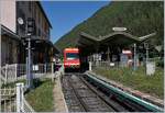 Der SNCF Z 850 N° 56 (94 87 0001 862-5 F-SNCF) wartet in Vallorcine als TER 18922 mit dem Ziel St-Gervais Les Bains Le Fayet auf die Abfahrt.