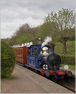 Die  SECR P Class (South Eastern and Chatham Railway) erreicht Horsted Keynes.
Diese kleine Lok ist seit 1960 als erste Lok bei der Museumsbahn Bluebell Railway.
(23.04.2016)