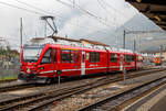 Der ALLEGRA-Zweispannungstriebzug RhB ABe 8/12 - 3515  Alois Carigiet  am 02.11.2019 im Bahnhof Tirano..