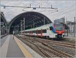 Der SBB TILO RABe 524 314 und ein weiterer verlassen Milano als RE 80 nach Locarno.