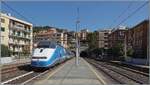 Der Bahnhof Finale Ligure mit dem ausfahrenden FS Trenitala iC 745 von Ventimiglia (ab 10:59) nach Milano Centrle (an 15:00). Der Zug wird von zwei E 404/414 traktiert. 

26. Sept. 2026