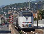 Ab Finale Liguere bis kurz nach Alassio folgt die Strecke Genova Ventimiglia noch der urspr�nglichen Trassierung, welche meist dem Meer entlang und durch die Ortschaften f�hrt. So konnte bei der Haltestelle Borgio Verezzi der FS Trenitalia iC 659 von ...