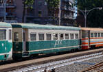 Der vierachsige Schmalspur Personenwagen FCE 258 der Ferrovia Circumetnea (FCE) abgestellt beim Bahnhof Catania Borgo hier am Sonntag des 17.07.2022.