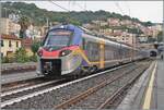 Die beiden 'POP' - Alstom Coradia Stream - ETR 104 139 und 136 verlassen als RE 3115 nach Ventimigla den Bahnhof von Finalie Ligure. 

30 Sept. 2026