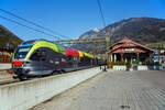 Der Trenitalia ETR 170 103, ein sechsteiliger Stadler FLIRT (MS für I / A) hat am 27.03.2022, als Regionalzug von Brenner/Brennero via Bozen/Bolzano nach Meran/Merano, den Bahnhof