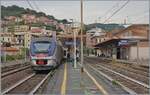 Ein FS Trenialia ETR 425 ist als Regionalzug 12259 auf dem Weg von Ventimiglia (ab 8:28) nach Savona (an 10:25) unterwegs und h�lt kurz in Finale Ligure. 

30. Sept. 2026