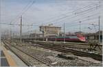 Ein FS Trenitalia ETR 500  Frecciarossa  erreicht Milano Centrale.