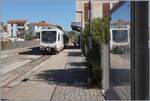Nur kurze Zeit blieb f�r den Programmpunkt 'Bahnfotografie Sardinen', danach schauten wir uns den wundersch�nen Ort Alghero an. Und zugegebenermassen muss ich festhalten, dass ein (mir von der Form her bekannter) Stadler Doppeldieseltriebwagen als Mo ...