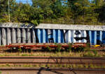 Zwei vierachsige Drehgestellflachwagen mit Drehrungen und Aufsetzzapfen f�r Container, 86 83 3669 395-7 I-MIR und 86 83 3669 846-9 I-MIR, der Gattung Rgmms, der Mercitalia Rail Srl, umgebaut zu Kuppelwagen (Kupplungsadapterwagen), sind am 23 Septembe ...