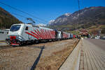 Gleich drei EU43 der Rail Traction Company (Doppeltraktion und eine kalte)....
