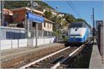 Ab Finale Liguere bis kurz nach Alassio folgt die Strecke Genova Ventimiglia noch der urspr�nglichen Trassierung, welche meist dem Meer entlang und durch die Ortschaften f�hrt. So konnte bei der Haltestelle Borgio Verezzi der FS Trenitalia iC 659 von ...
