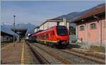 Der bimodulare FS Trenitalia BUM BTR 831 003 verlässt als Regionale 2722 Aosta mit dem Ziel Torino Porta Nuova.
