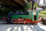 Die Normalspur-Dampflokomotive 46 der Völklinger Hütte (ehem. Röchling'schen Eisen- und Stahlwerke GmbH in Völklingen/Saar, ab 1982 ARBED-Saarstahl GmbH, ab 1986 Saarstahl Völklingen GmbH), eine Jung Hochofenlok niedriger Bauart, abgestellt mit einem ...