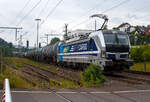 Die an die RTB Cargo - Rurtalbahn Cargo GmbH (RATH Gruppe) vermietete SIEMENS Vectron AC 193 999-0 „Győr“ (91 80 6193 999-0 D-Rpool) fährt am 10 Juni 2025 mit einem, laut Warntafel (30/1202) mit Heizöl oder Diesel beladenen ...
