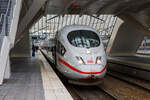 Der DB ICE-3M (BR 406) Tz 4611 'Düsseldorf' hat am 03.10.2015, als ICE 18 von Frankfurt a.M. Hbf via Köln Hbf nach Bruxelles-Midi, den Bahnhof Liège Guillemins (Lüttich-Guillemins) erreicht.