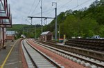 . Vorbereitungsarbeiten in Kautenbach. Betonschwellen und Schienen liegen auf dem neuen Schotterbett im Bahnhof Kautenbach.  17.05.2016