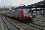 CFL 4006 steht am 02.12.2020 abfahrt bereit im Bahnhof von Luxemburg.