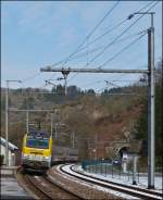 Serie 3000/254301/der-ir-113-liers---luxembourg Der IR 113 Liers - Luxembourg hat am 15.03.2013 den Tunnel Kirchberg verlassen und fhrt in den Bahnhof von Kautenbach ein. (Jeanny)