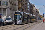 Straßenbahnfahrzeug 125 in der Stadt Luxemburg nahe dem Hauptbahnhof aufgenommen.