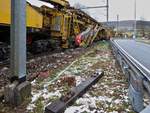 An einer Straenkurve neben der Bahnstrecke nahe Drauffelt, gelangen mir einige Bilder der Arbeitsweise des Gleisumbauzuges.