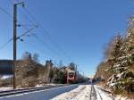 . Pr�chtiges Winterwetter - Obwohl Weihnachten schon vorbei ist, so kam doch noch ein bisschen Weihnachtsstimmung auf beim Anblick der verschneiten Landschaft und dem blauen Himmel, als der CFL Wendezug, Steuerwagen voraus, als RE 3787 Troisvierges - Luxembourg am 28.12.2014 zwischen Troisvierges und Maulusm�hle �ber die Nordstrecke brauste. Schublok war die CFL Cargo 4012. (Jeanny)


