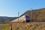 . Steuerwagen voraus hat der RE 3741 Troisvierges - Luxembourg am 11.02.2015 Drauffelt erreicht und wird in Krze die dortige Haltestelle bedienen. (Jeanny)