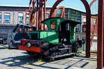 Die Oersik NS 103 Diesel-Rangierlokomotive (ehemals Benzin-Rangierlokomotive) der NS-Serie (Baureihe) 100 am 29 April 2025 im Het Spoorwegmuseum (bis 2005 NSM - Nederlands Spoorwegmuseum / Niederländischen Eisenbahnmuseum) in Utrecht im ehemalig ...