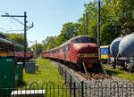 Der dreiteilige Dieseltriebzug NS 114, vom NS-Typ DE 3 – Plan U „Rode Duivel“ (Roter Teufel), am 29 April 2025 im Het Spoorwegmuseum (bis 2005 NSM - Nederlands Spoorwegmuseum / Niederländischen Eisenbahnmuseum) in Utrecht im Ba ...