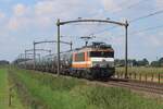 RFO 1837 zieht am 23 Augustus 2023 bei Hulten ein Kesselwagenzug nach Bad Bentheim.