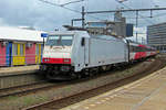 Am 30 März 2013 treft FYRA 186 236 in Amsterdam Centraal ein.